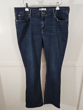 Levi's Mid Rise Bootcut Jeans 20L
